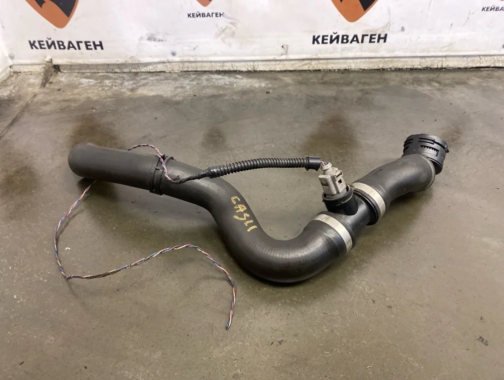 Патрубок системы охлаждения Volkswagen Touareg 2011 7P