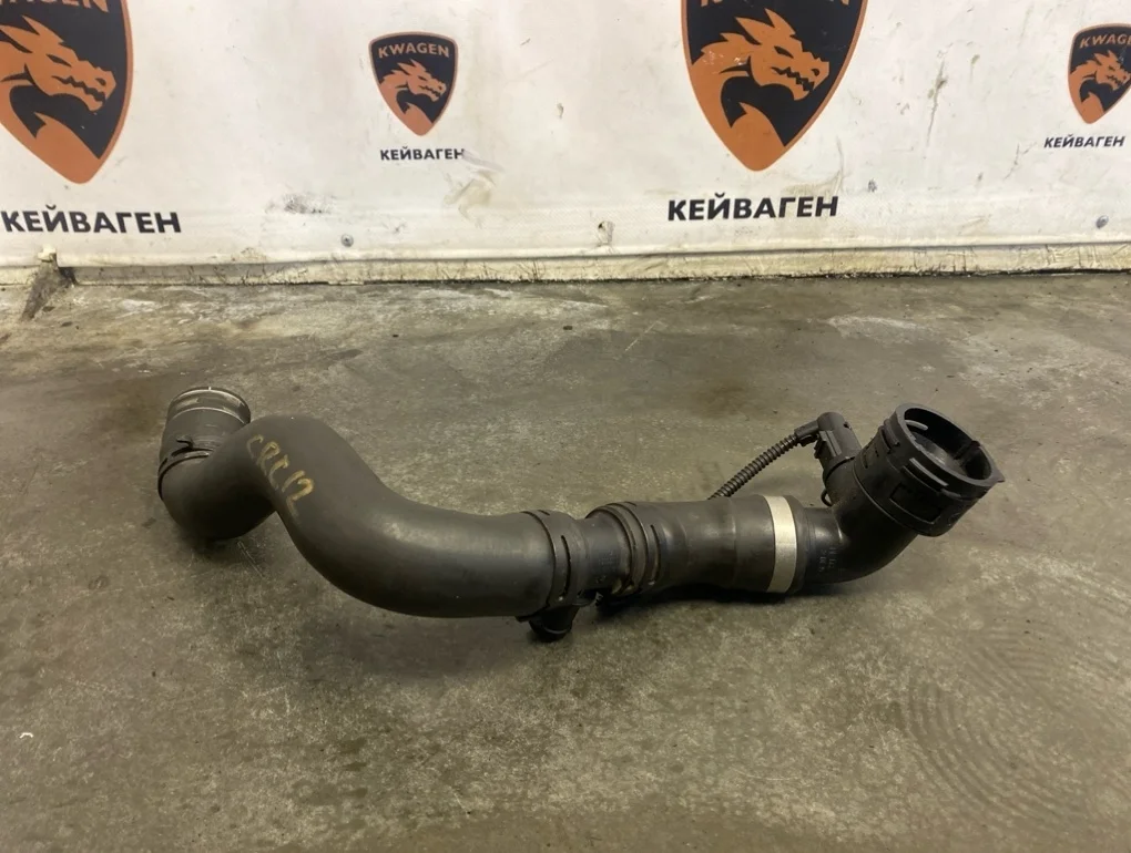 Патрубок системы охлаждения Audi Q7 2012 4L