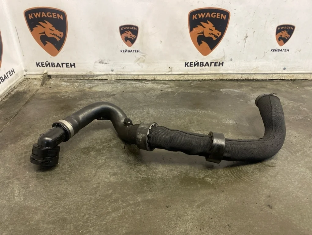 Патрубок радиатора Audi Q7 2012 4L