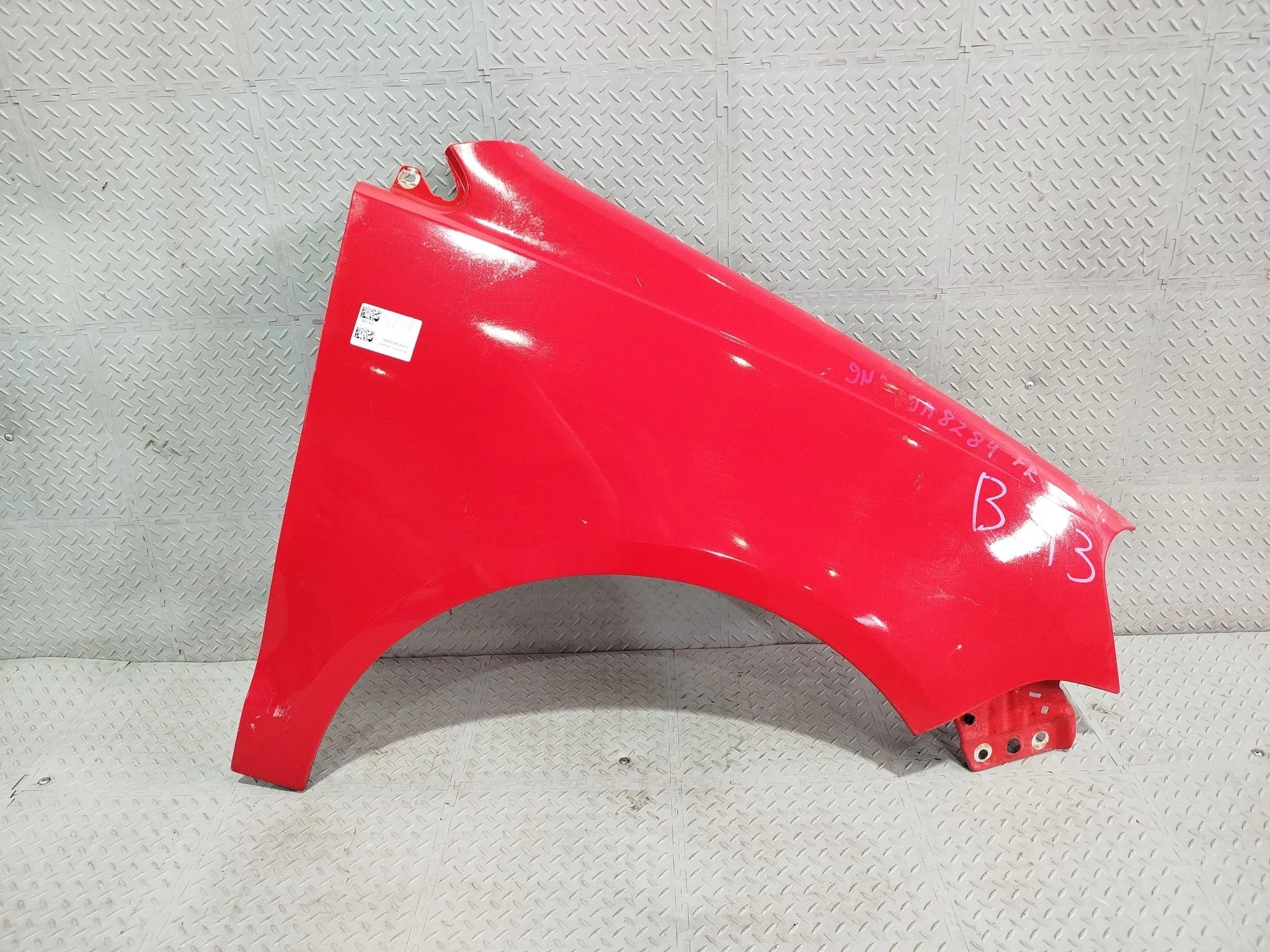 КРЫЛО VOLKSWAGEN POLO 9N1 9N2 9N3 9N4 6Q0821106E ПЕРЕДНЕЕ ПРАВОЕ 2 МОДЕЛЬ красный, LP3G NA8284