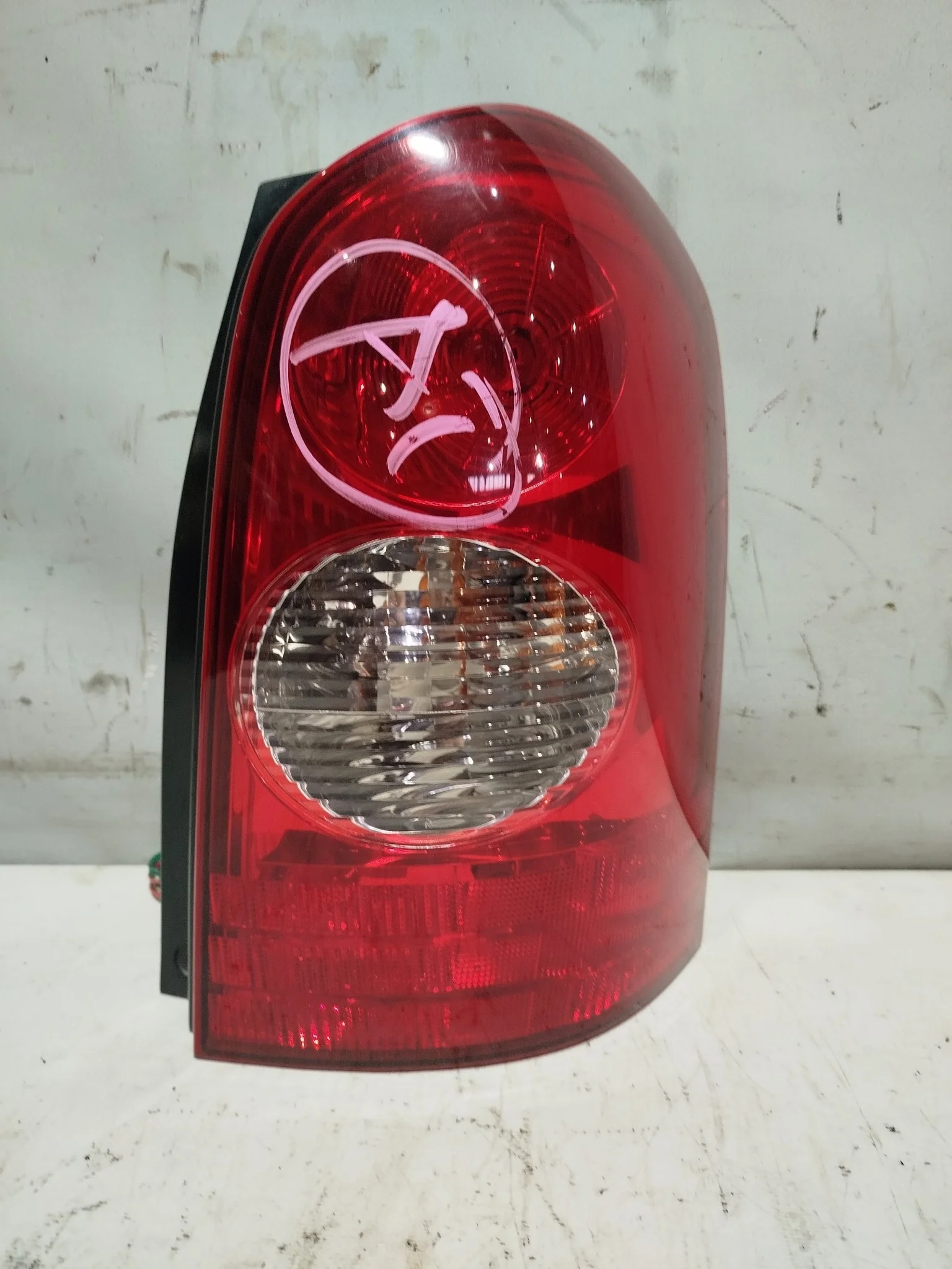 ФОНАРЬ MAZDA MPV LW3W LW5W LWEW LWFW 4947 2 МОДЕЛЬ ПРАВЫЙ L12051150B NA8246
