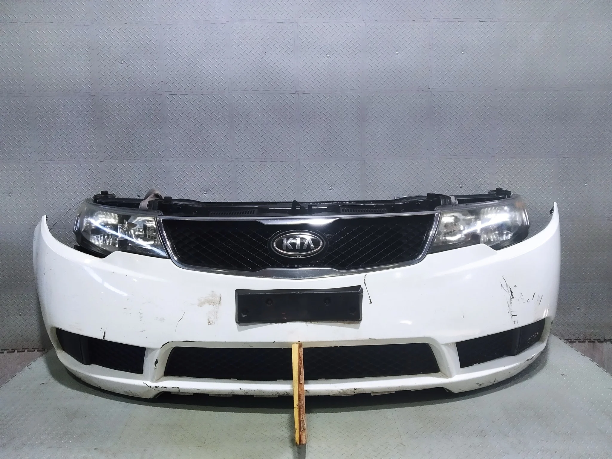 NOSECUT KIA CERATO FORTE TD SEDAN HATCHBACK 865111M000 белый DY805