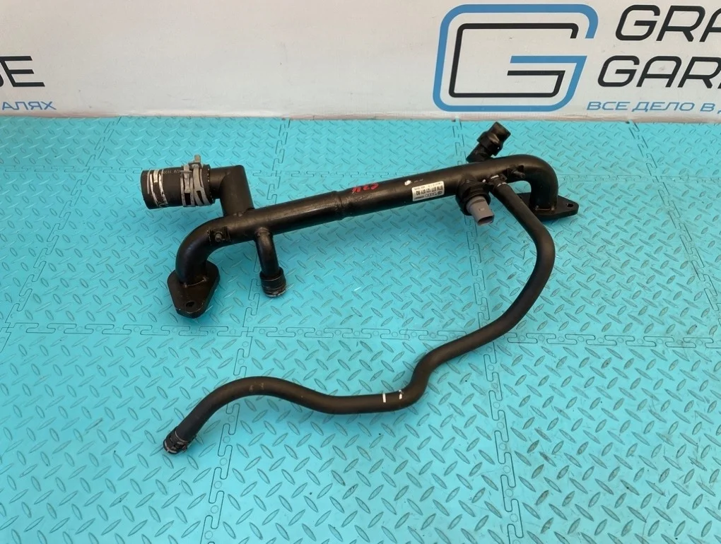 Патрубок охлаждения Audi A8 2005 077121071BQ D3 BFM 4.2