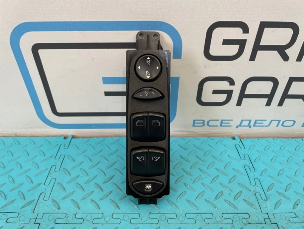 Блок стеклоподъемников Mercedes-Benz V-Class 2010 A6395451313 W639 272.978 3.5, передний правый