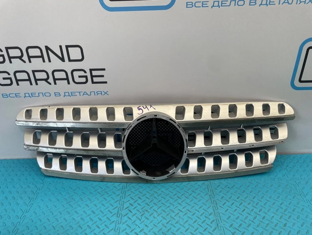 Решетка радиатора Mercedes-Benz Ml-Class 2002 A1638800185 W163 112.942 3.2