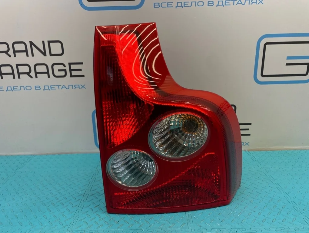 Фонарь Volvo Xc90 2005 30612810 C B5254T2 2.5, правый