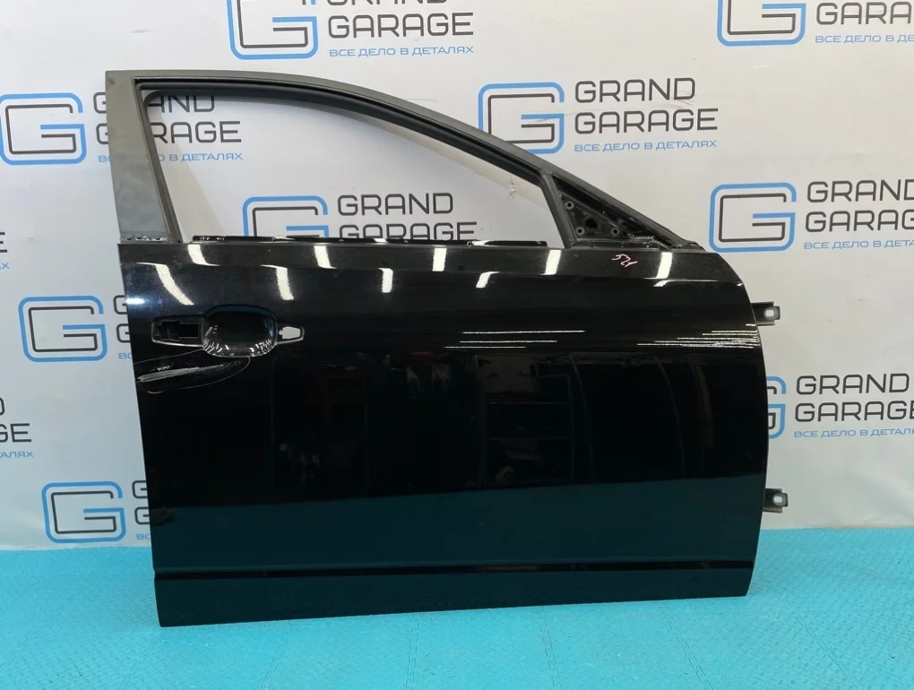 Дверь Cadillac Cts 2009 15880690 GMX322 LLT 3.6, передняя правая