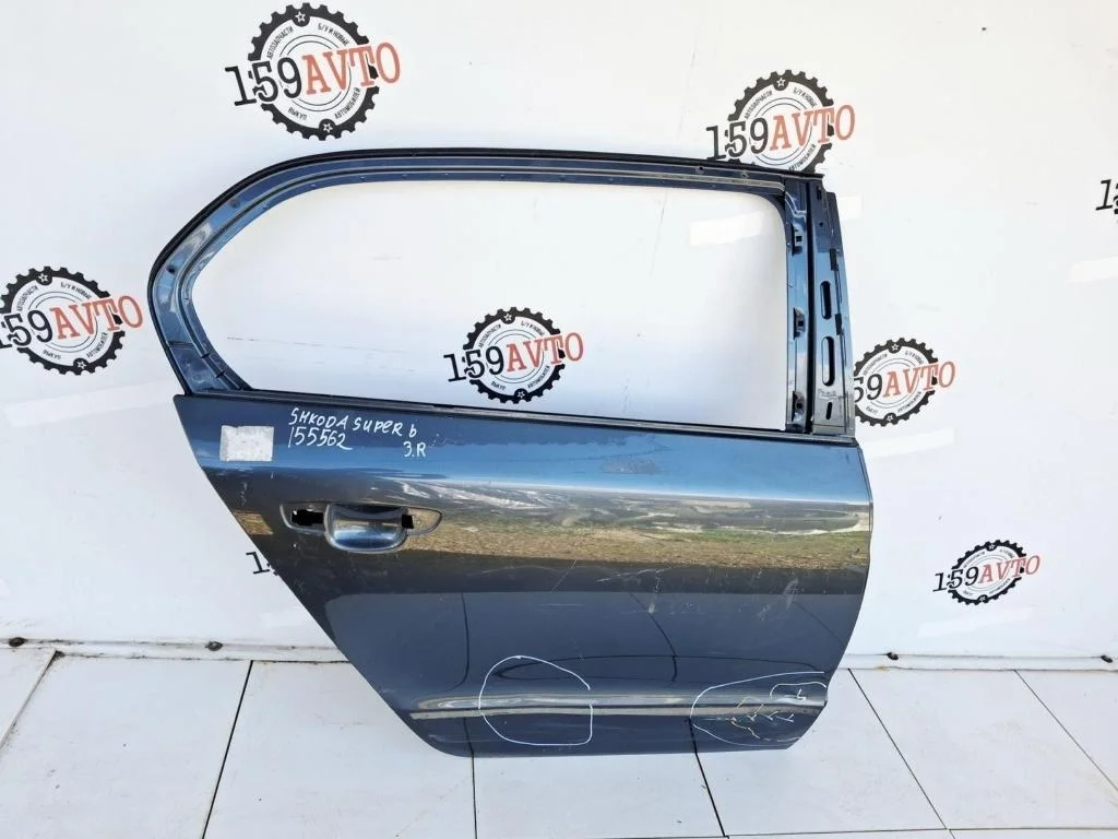 Дверь задняя правая Skoda Superb (B6)