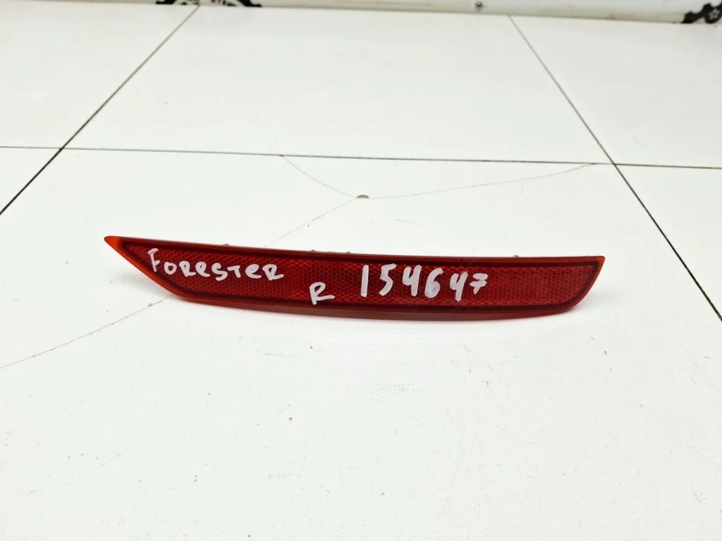 Отражатель в бампер задний правый Subaru Forester S12, SH