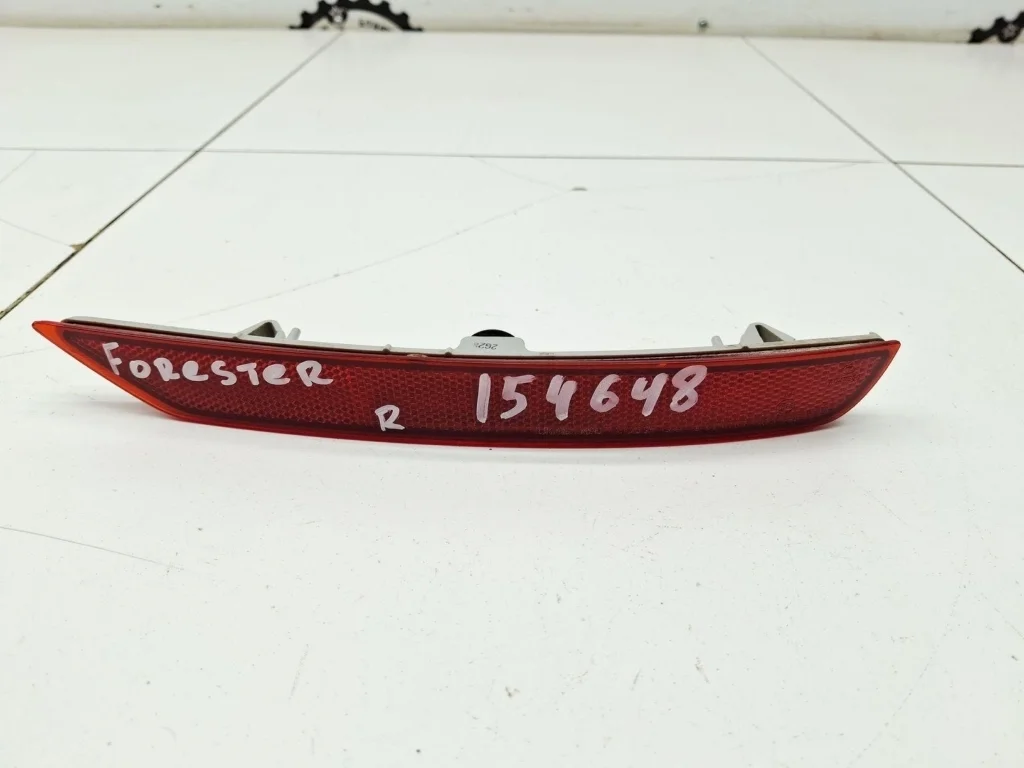 Отражатель в бампер задний правый Subaru Forester S12, SH