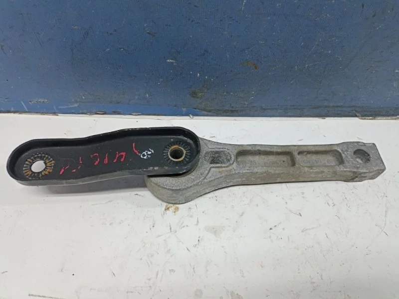 Опора двигателя Skoda Yeti 2015 1K0199855BA 5L 1.2 CBZ