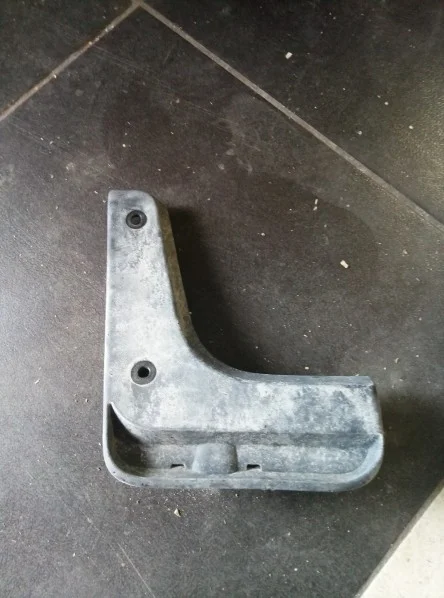 Брызговик задний правый Hyundai Solaris 2 HCR