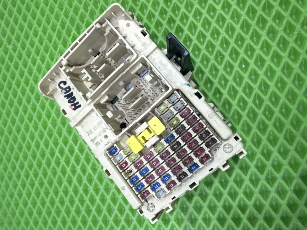 Блок предохранителей Hyundai Solaris 2 HCR 0