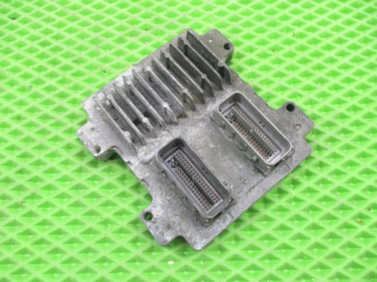 Блок управления двигателем Chevrolet Captiva C100 0