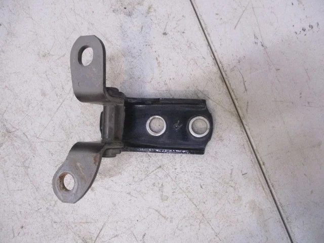 Петля двери задней правой нижняя Toyota Camry V40 2006 2AZFE