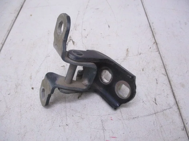 Петля двери задней правой верхняя Renault Megane 2 2006 K4MD812