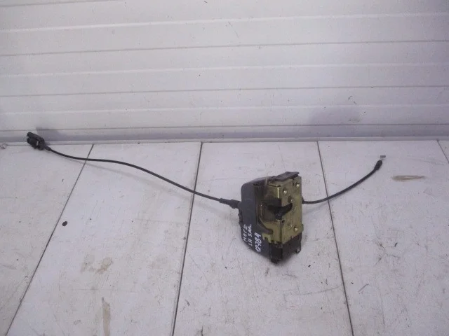 Замок двери задней левой Renault Megane 2 2006 K4MD812