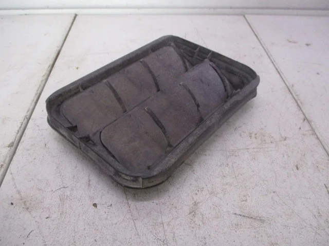 Решетка вентиляционная левая Renault Megane 2 2006 K4MD812