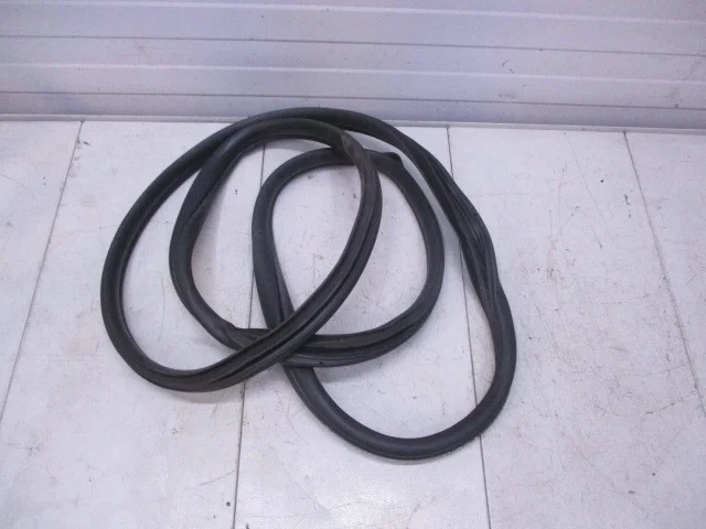 Уплотнитель проема двери задний левый Hyundai Solaris 2 HCR 0