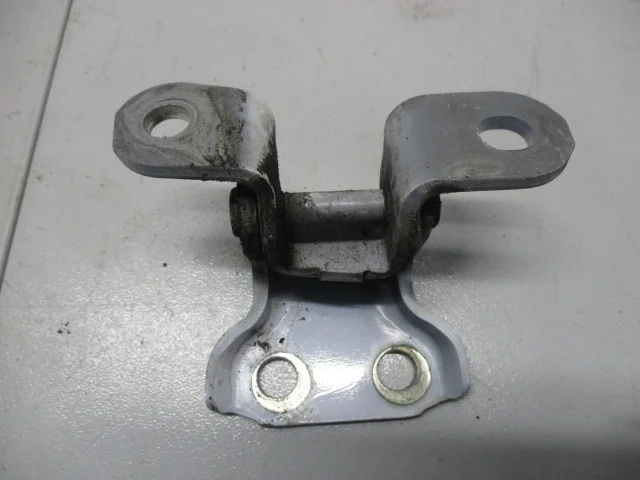 Петля двери передней правой нижняя Toyota RAV 4 3 (CA30) 2011 2AZFE