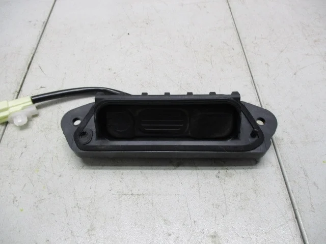 Кнопка открывания багажника Mitsubishi Outlander 3  GF0W 2018 4B11