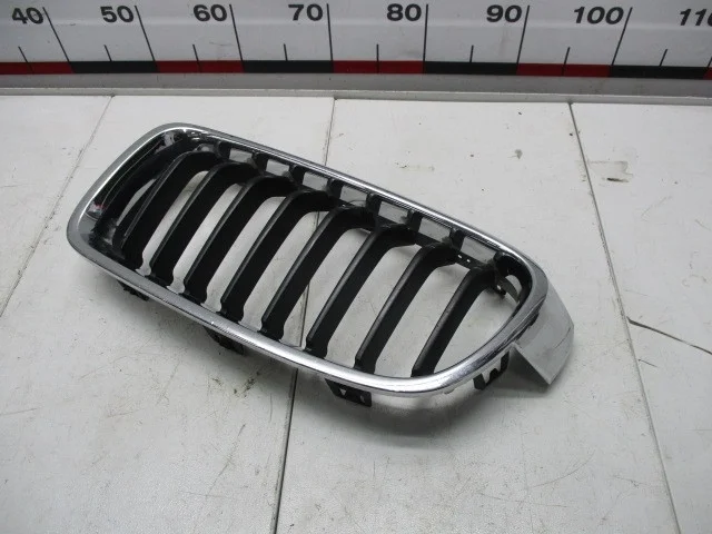 Решетка радиатора левая BMW 3-series 6 2 iPerformance (F30)