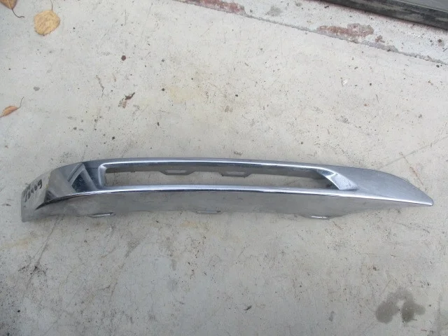 Накладка переднего бампера правая Mercedes-Benz C-Class 3 (W204) 0