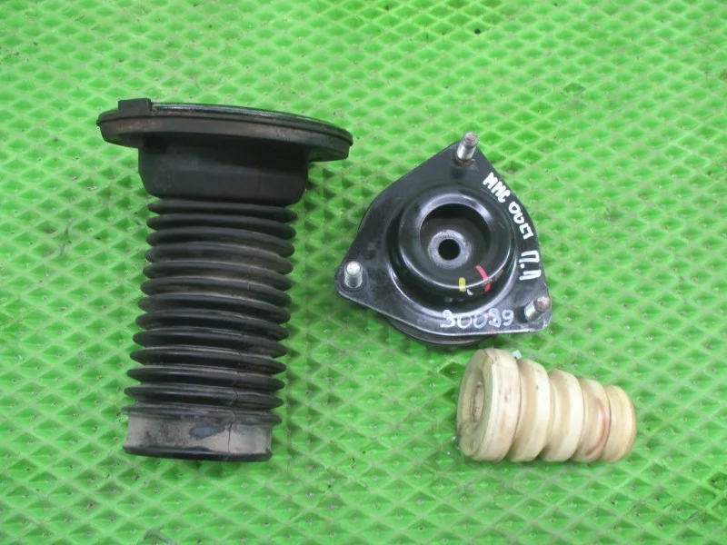 Опора переднего амортизатора правая Mitsubishi Outlander 3  GF0W 2019