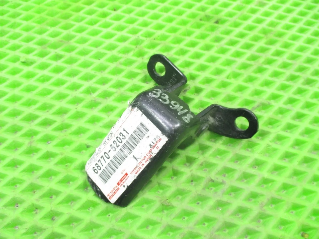 Петля двери задней правой нижняя Toyota RAV 4 4 (CA40) 0