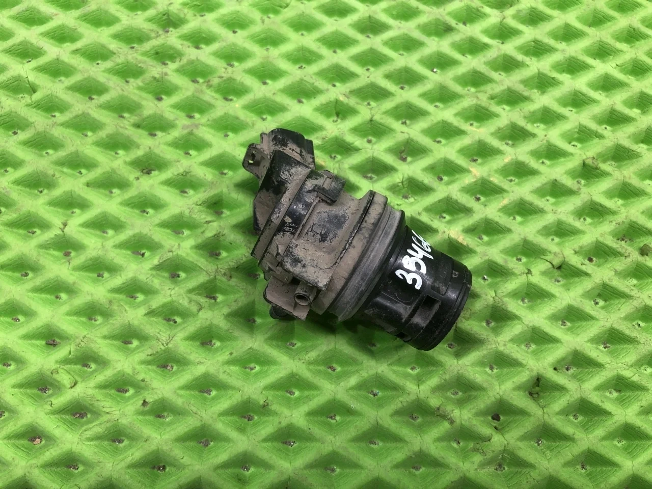 Насос омывателя Toyota Land Cruiser 10 (200 Series) 0