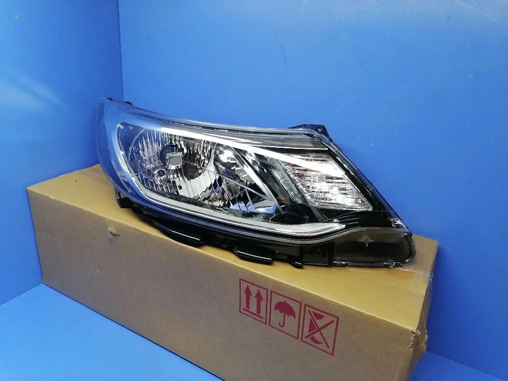 Фара правая Kia Rio III рестайлинг (2015—2017) 921024X501