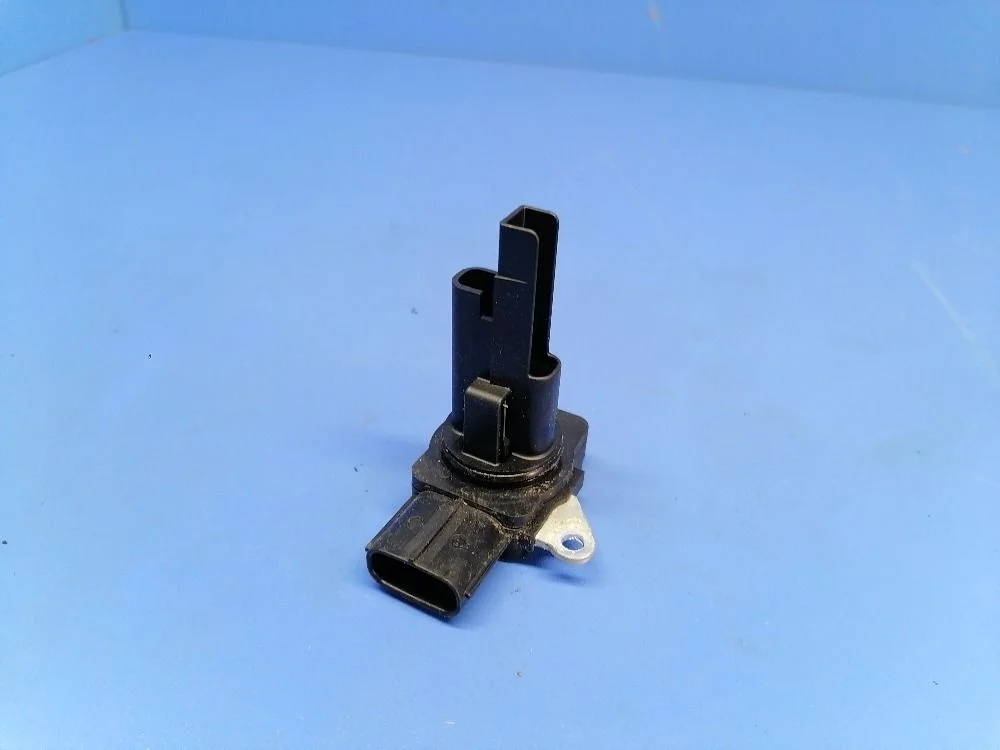 Датчик массового расхода воздуха Toyota RAV4 IV рестайлинг (2015—2019) 2220428010