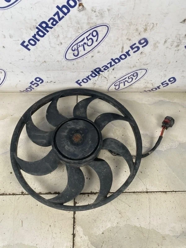 Вентилятор радиатора Ford Focus 3 2012 1873984 CB8 1.6 (IQDB)
