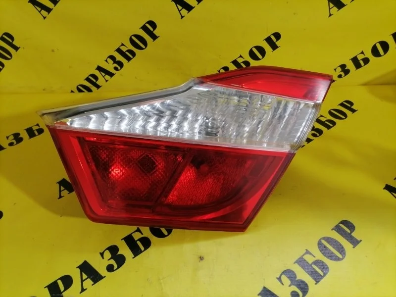 Фонарь задний правый внутренний Toyota Camry 50 2011-2017 8158133220