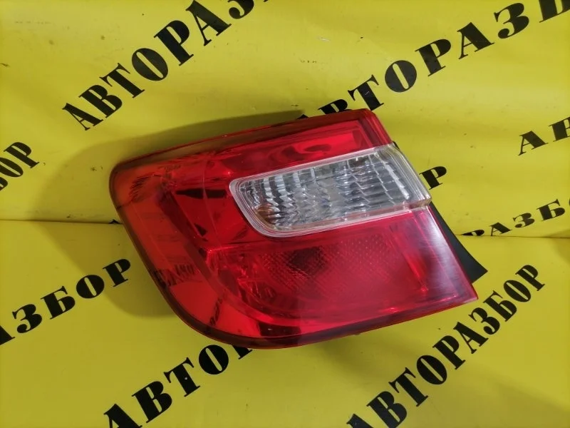 Фонарь задний левый внешний Toyota Camry 50 2011-2017 8156133550