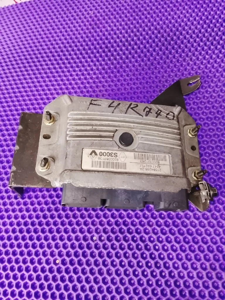 Блок управления двигателем Renault Megane 8200387138 2 F4R