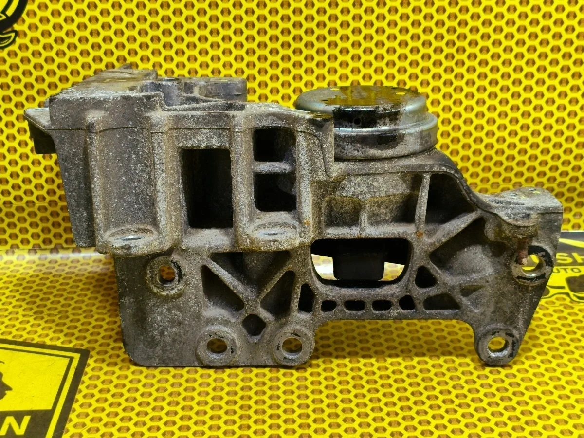 Опора двигателя Nissan X-Trail 2012 11220JD700 T31 M9R, левая