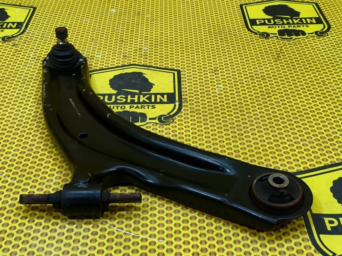 Рычаг нижний Nissan X-Trail 2012 54500JG00A T31 M9R, передний правый