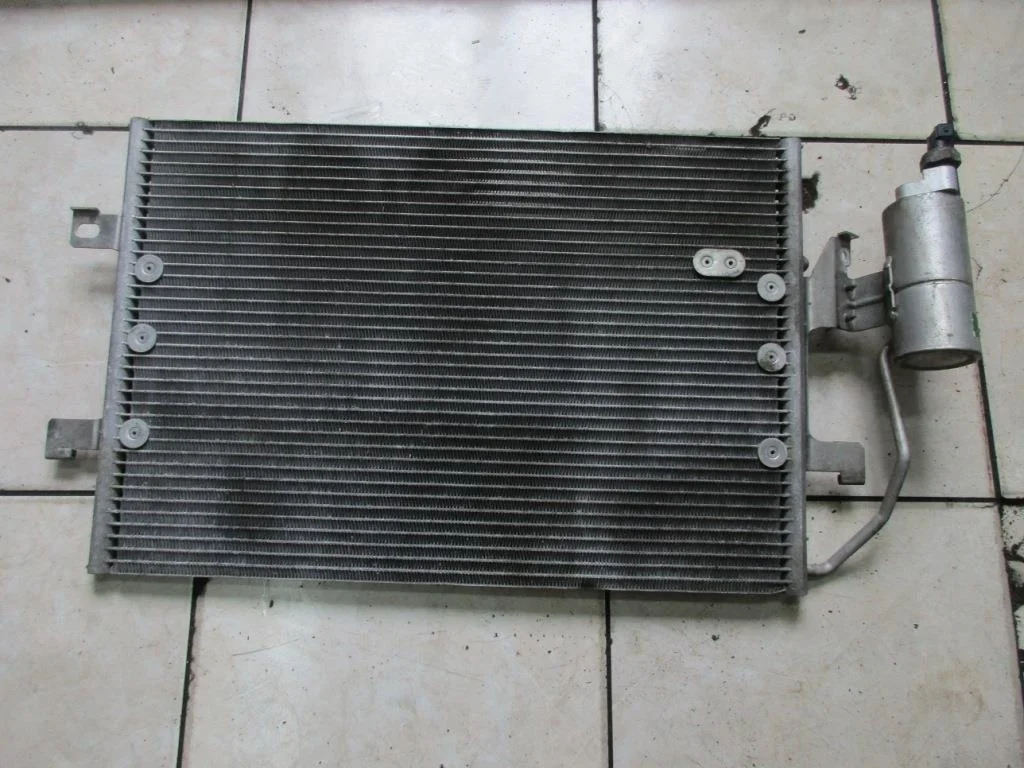 Радиатор кондиционера Mercedes-Benz