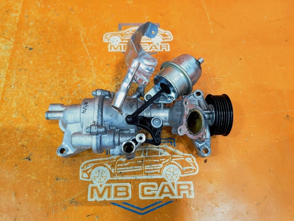 Помпа Mercedes-Benz