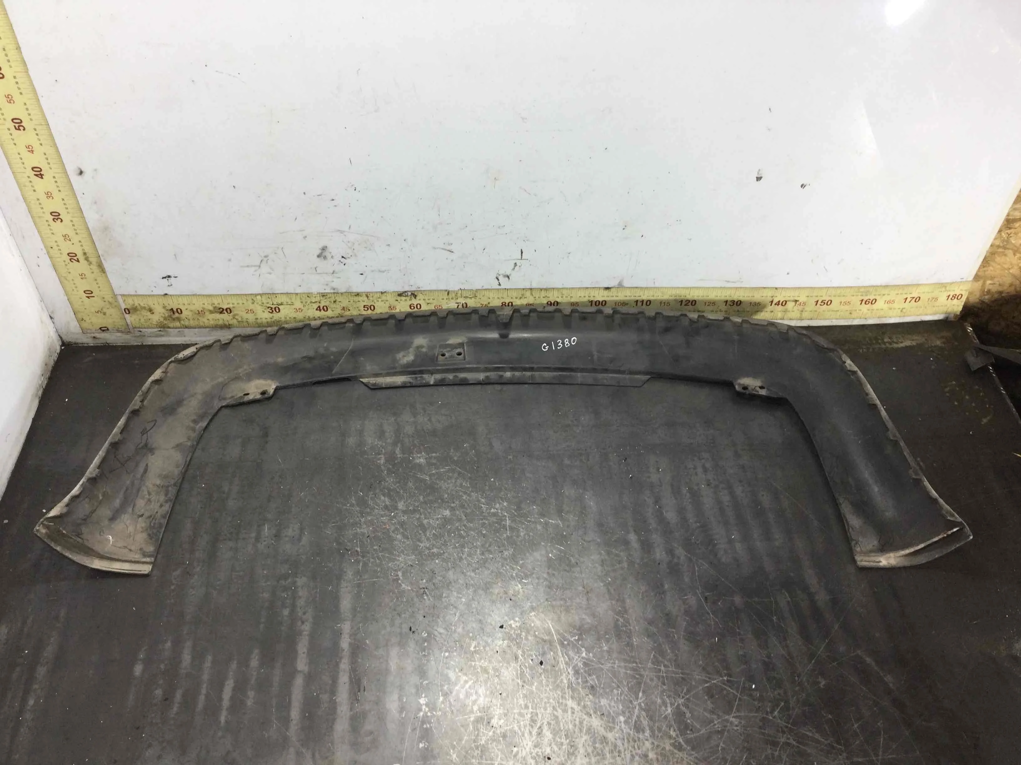 Юбка бампера заднего Volkswagen Golf 4 поколение (1997-2004) бензин 1.6 i Механика Универсал