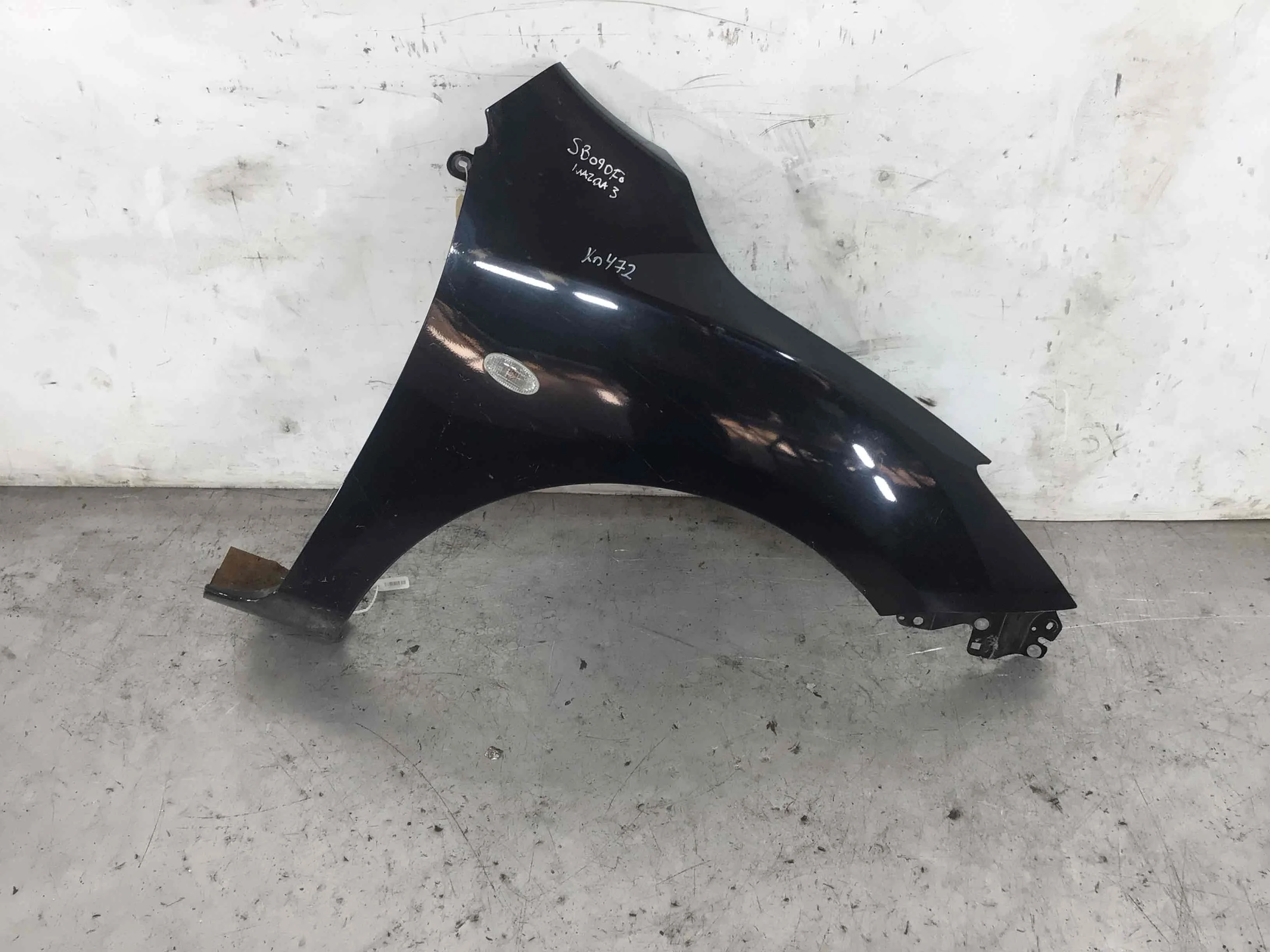 Крыло переднее правое Mazda 3 3 II (BL) 2008 - 2013 бензин 1.6 i Механика Х/б