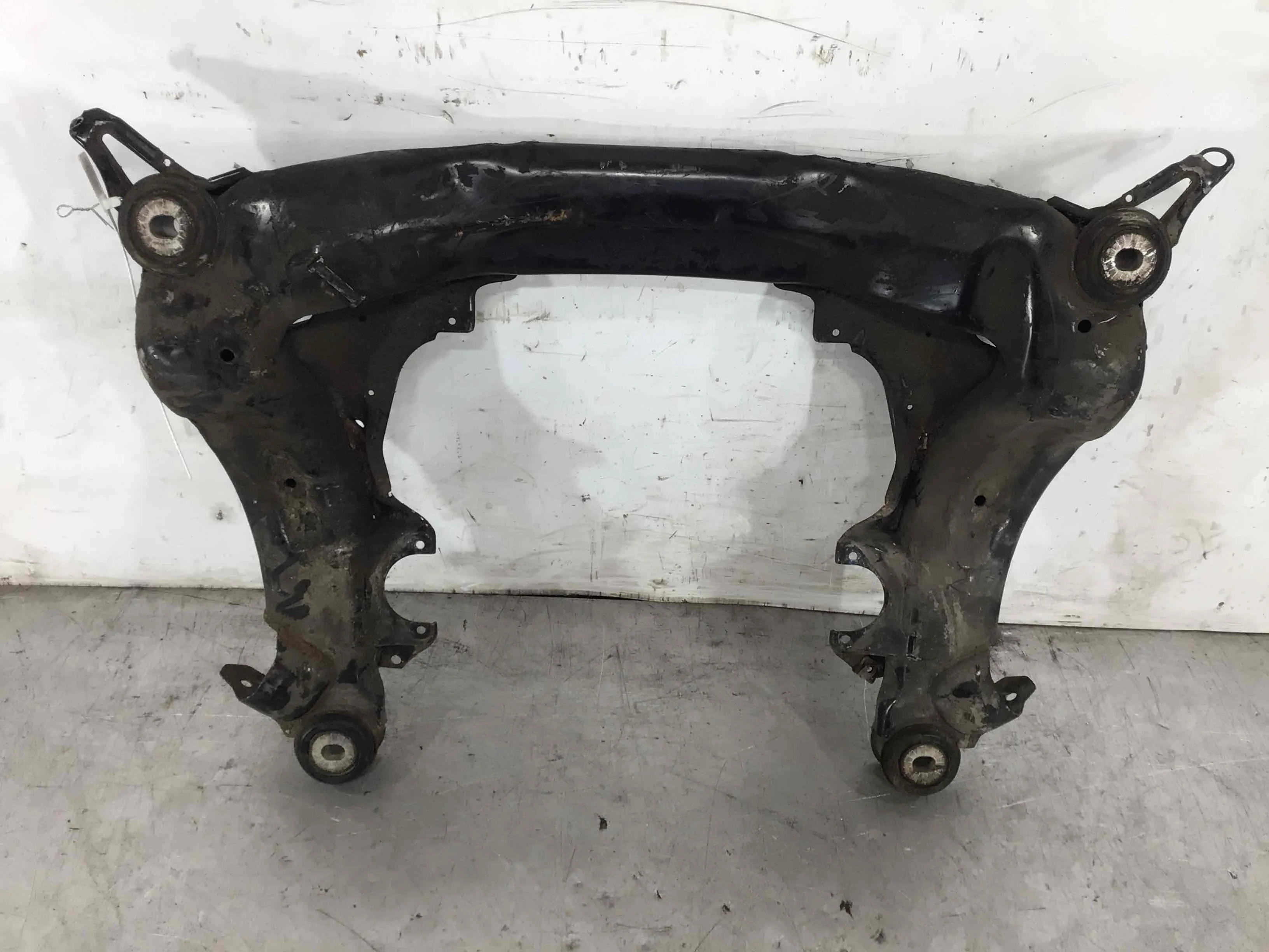 Балка подвески передняя (подрамник) Volkswagen Passat B5+ [рестайлинг] (2000-2005) дизель 2.5 TDI Автомат Универсал