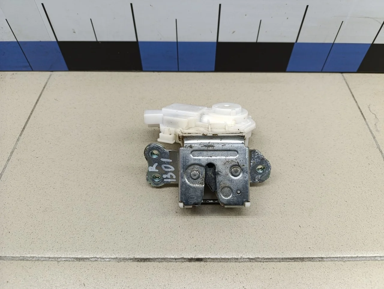 Замок багажника Outlander (GF) 2012>