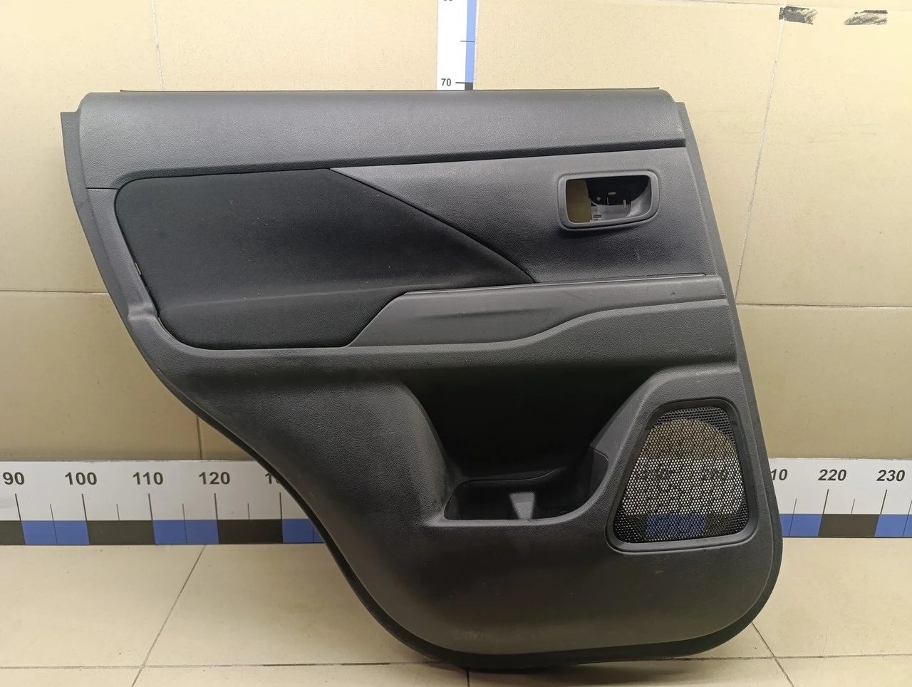 Обшивка двери задней левой Outlander (GF) 2012>