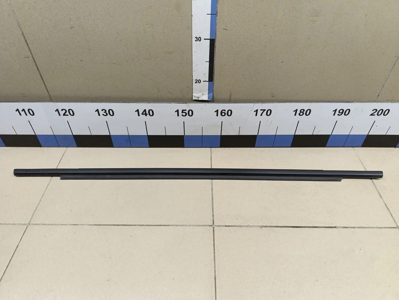 Накладка стекла заднего левого Outlander (GF) 2012>