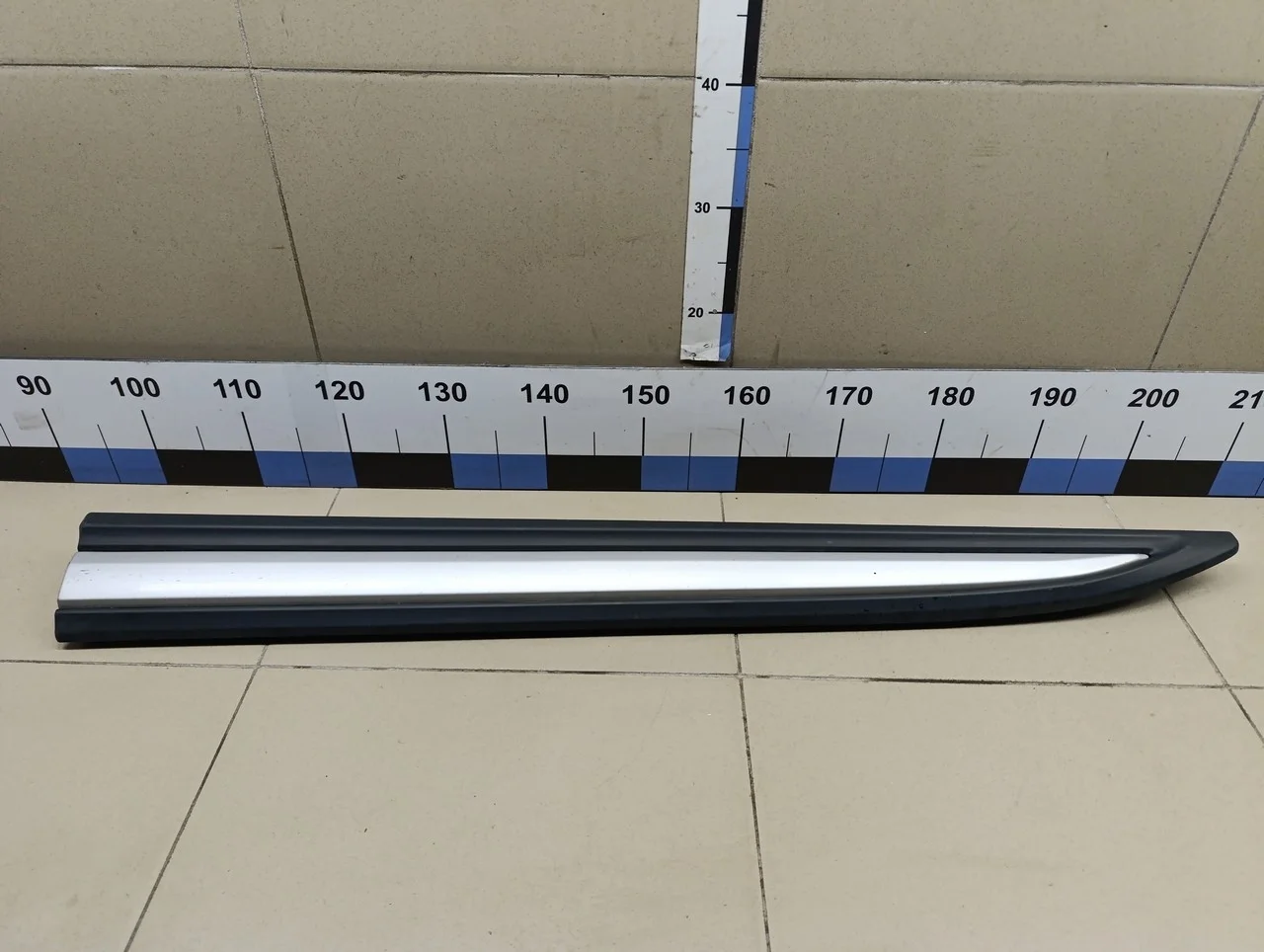 Накладка двери передней левой Outlander (GF) 2012>