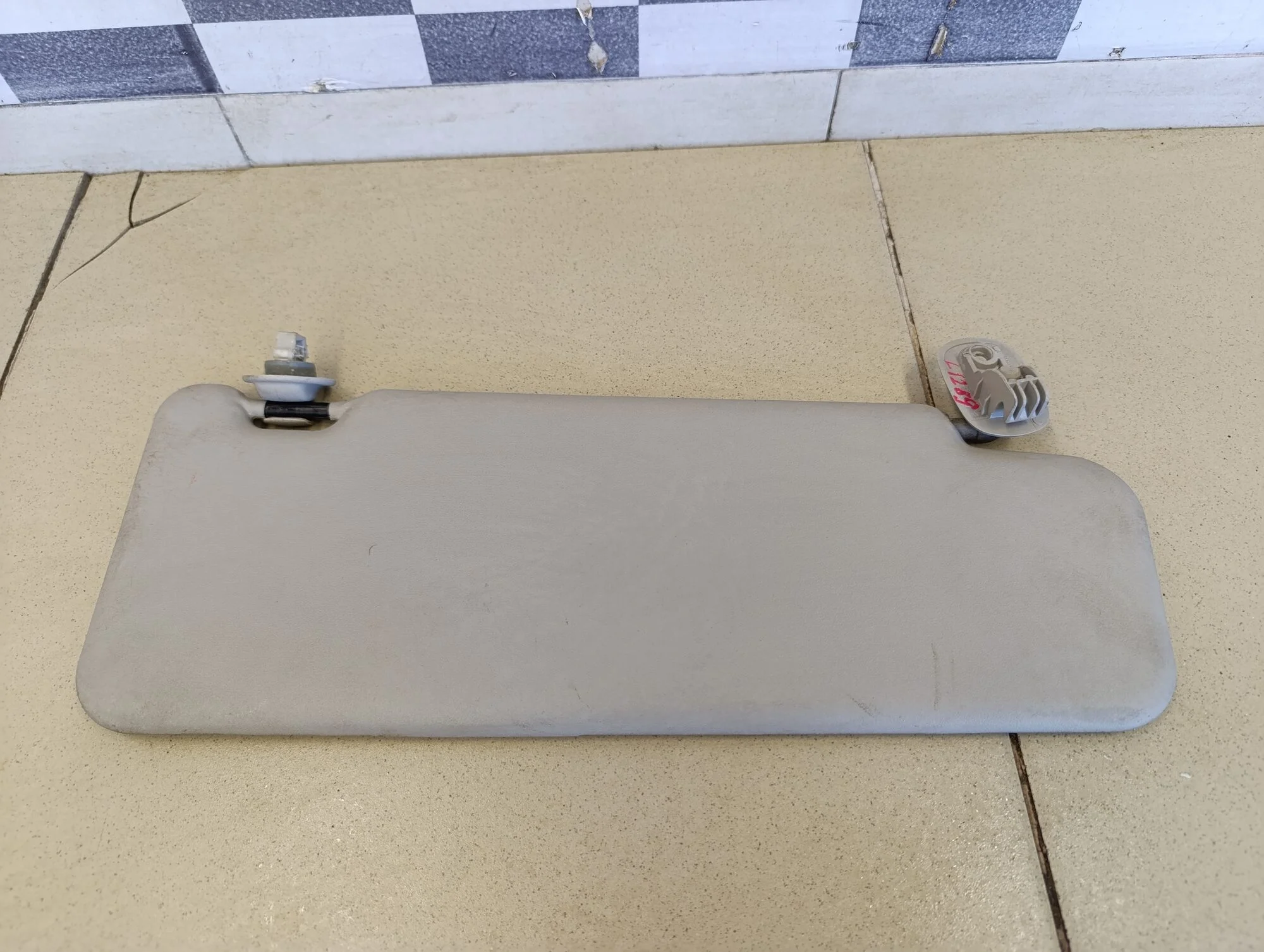 Козырек солнцезащитный (внутри) Duster 2012>