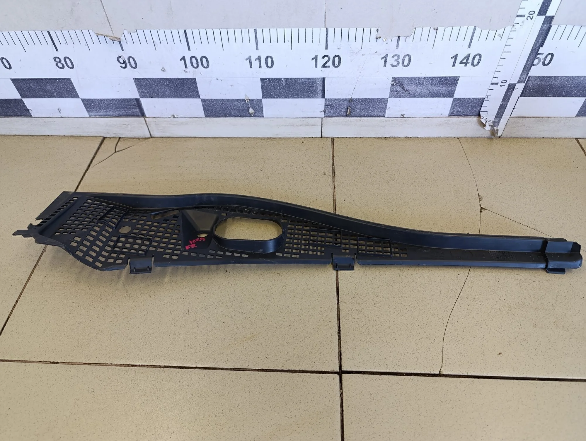 Решетка стеклооч. (планка под лобовое стекло) Duster 2012>