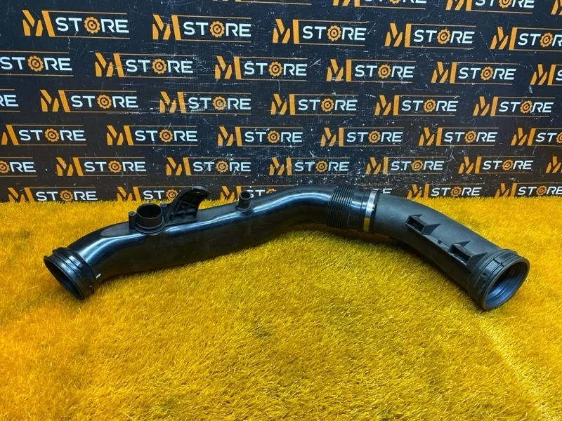 Патрубок воздушного фильтра Bmw X6 2010 13717583714 E71 N55B30A